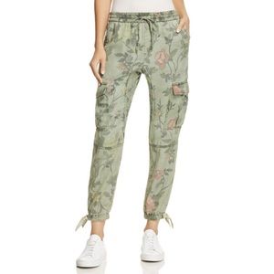 Pam & Gela wallflower floral printed cargo pant size small